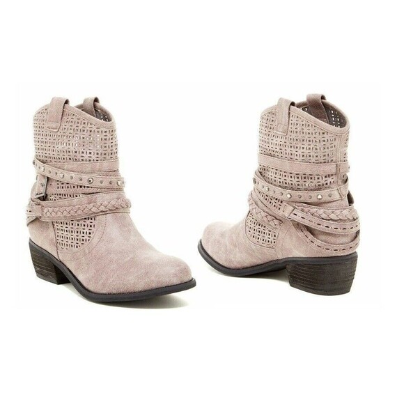 Not Rated Verador Wraparound Buckle Ankle Bootie Grey Boots NEW Boxed 6 $90 - Picture 1 of 4